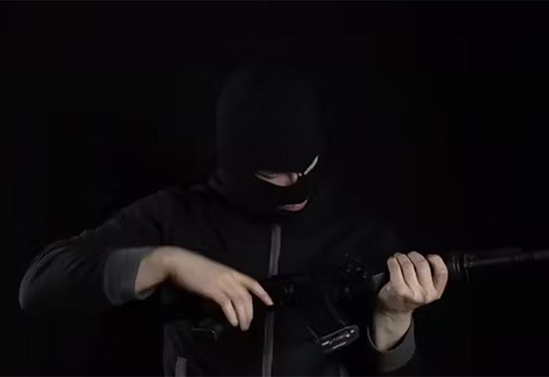 Mostar: Maskiran i naoružan muškarac opljačkao trgovinu u Ulici hrvatske mladeži