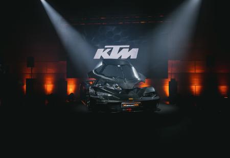 https://storage.bljesak.info/article/434850/450x310/KTM_Event_Croatia_virage-184.jpg