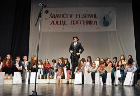 https://storage.bljesak.info/article/436696/450x310/santicev-festival-djece-pjesnika.jpg