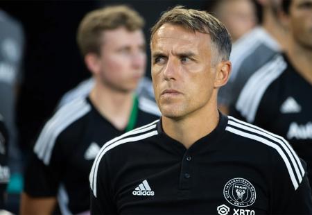 https://storage.bljesak.info/article/437288/450x310/phil-neville.jpg