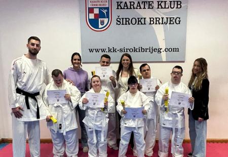https://storage.bljesak.info/article/441779/450x310/karate-klub-siroki-brijeg.jpg