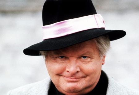 https://storage.bljesak.info/article/444134/450x310/benny-hill.jpg