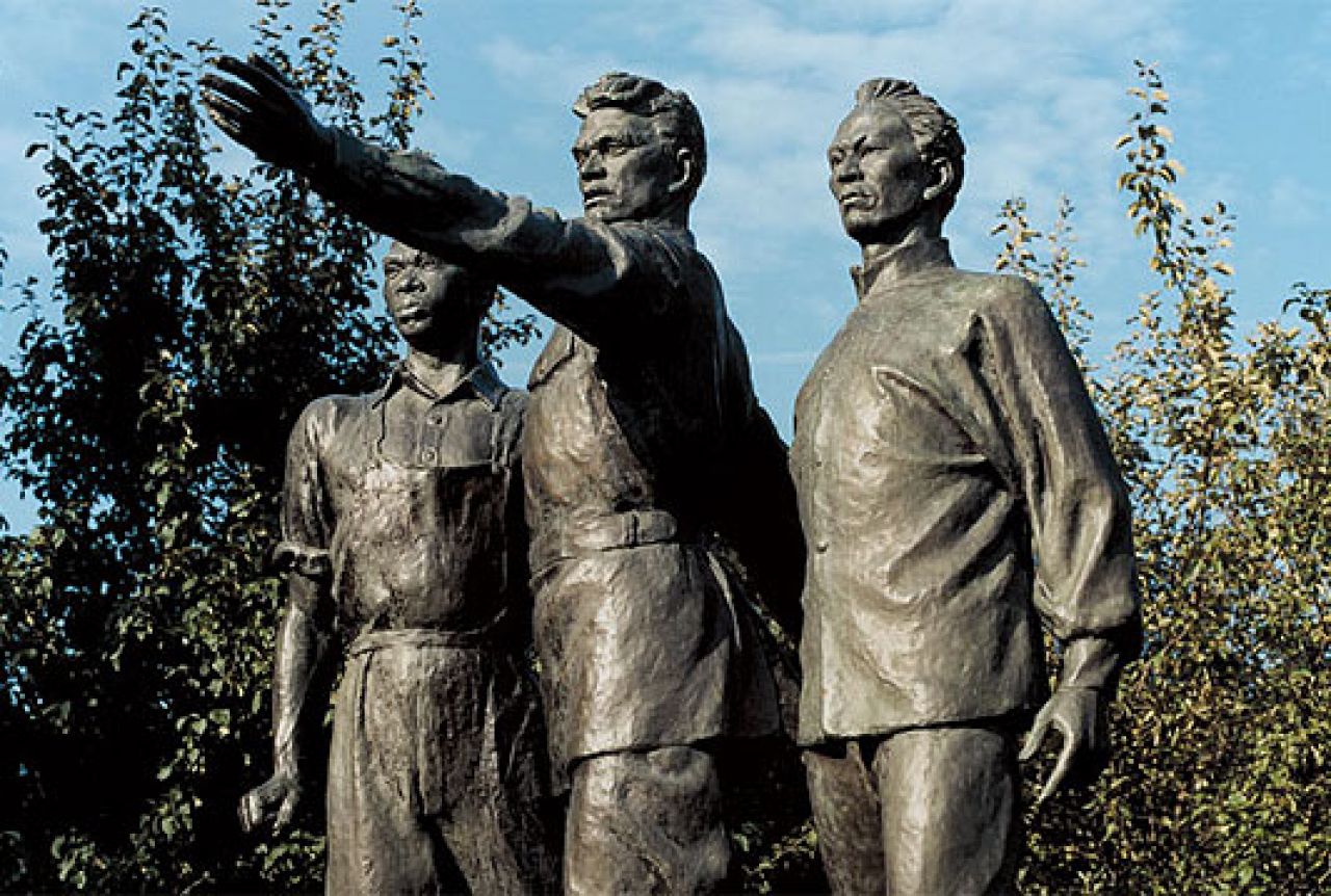 Сколько памятников. Неизвестные памятники Москвы. Сколько памятников в Москве. Сколько всего памятников в Москве. Количество памятников в России.