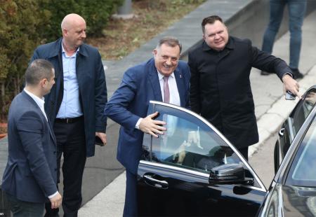 Dodik reprizira: Samostalnost Republike Srpske sve izglednija, uz Dodika stao Vučić