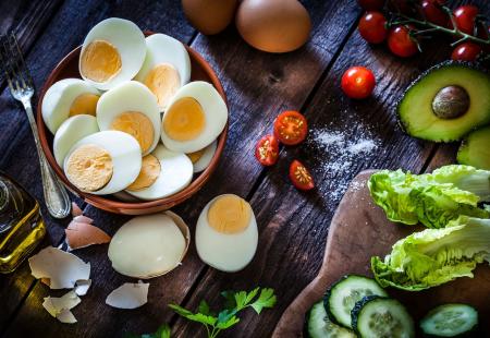 Kako prepoznati tvrdo kuhano jaje bez otvaranja?