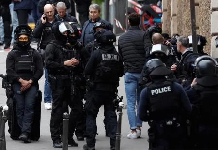 Pariz: Muškarac prijeti eksplozivom u iranskom konzulatu
