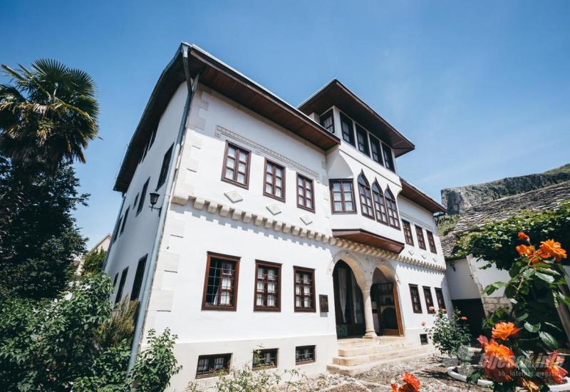 Foto-Video | Posjetili smo kuću u Mostaru u kojoj se živi po istilahu