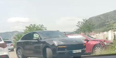 U Mostaru se sudarili Porsche i Chevrolet: Nastale velike gužve