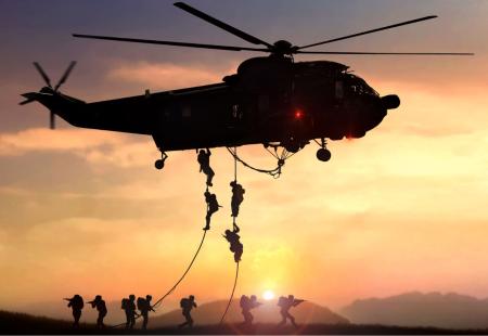 https://storage.bljesak.info/article/455659/450x310/vojnici-izlaze-iz-helikoptera.jpg