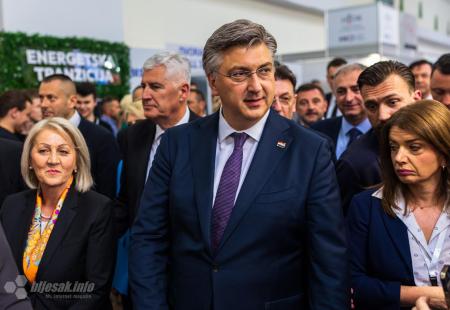 https://storage.bljesak.info/article/456321/450x310/andrej-plenkovic3.jpg