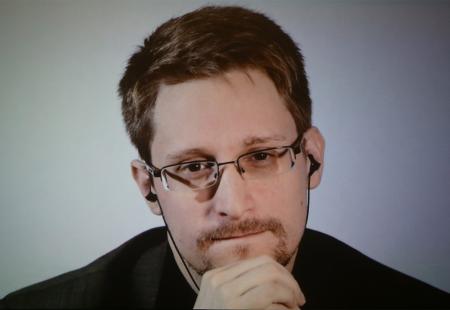 https://storage.bljesak.info/article/457960/450x310/Edward-Snowden.jpg