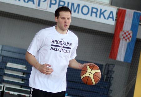 https://storage.bljesak.info/article/458759/450x310/bojan-bogdanovic-pecara-1.jpg