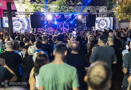 https://storage.bljesak.info/article/461432/450x310/mostar-blues22.jpg