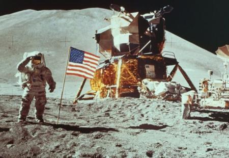 https://storage.bljesak.info/article/461454/450x310/apollo-11-moon-landing.jpg