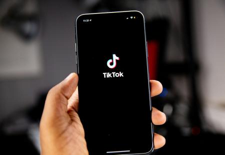 https://storage.bljesak.info/article/462929/450x310/TikTok-mobitel.jpg