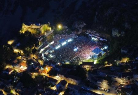 https://storage.bljesak.info/article/463155/450x310/thompson-koncert-imotski.jpg