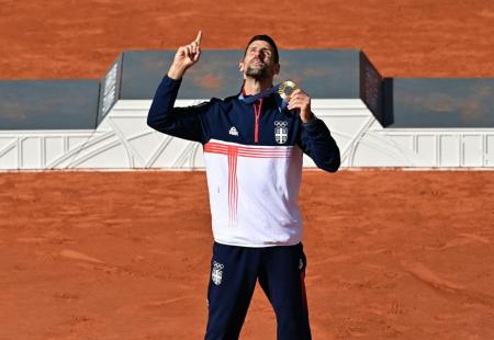 https://storage.bljesak.info/article/463161/450x310/novak-djokovic-zlato-olimpijske-igre1.jpg