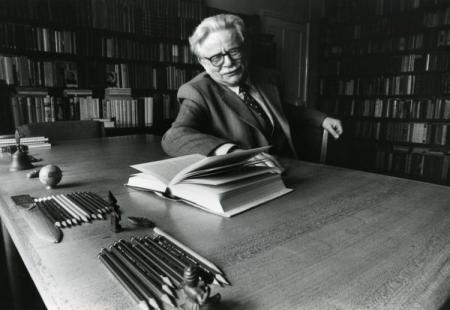 https://storage.bljesak.info/article/463738/450x310/canetti-elias.jpg