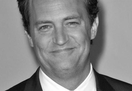 https://storage.bljesak.info/article/463923/450x310/matthew-perry.jpg