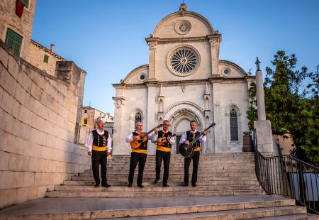 https://storage.bljesak.info/article/463949/450x310/UNESCO_Klapa_Sibenik_Photo-Julien-Duval.jpg