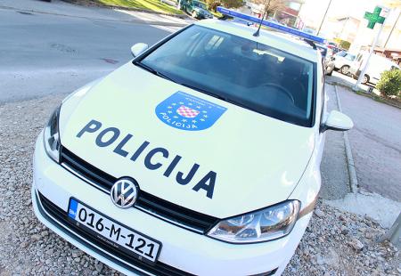 https://storage.bljesak.info/article/464174/450x310/policija-zzh-2016-1.jpg