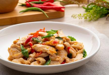 https://storage.bljesak.info/article/464392/450x310/stir-fry-s-piletinom.jpg