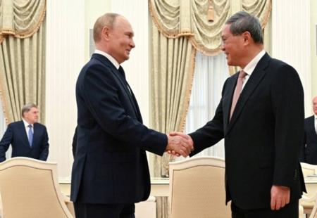 https://storage.bljesak.info/article/464406/450x310/vladimir-putin-li-qiang-sastanak.jpg