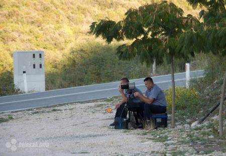 https://storage.bljesak.info/article/464973/450x310/Policija-Neum-Radar.jpg