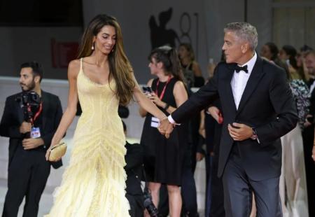 https://storage.bljesak.info/article/465412/450x310/amal-george-clooney-haljina1.jpg