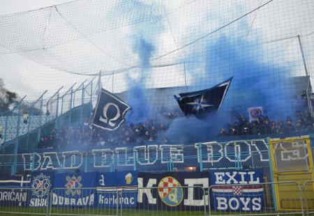 https://storage.bljesak.info/article/465507/450x310/dinamo-bad-blue-boys.jpg