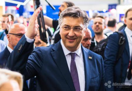 https://storage.bljesak.info/article/465656/450x310/andrej-plenkovic.jpg