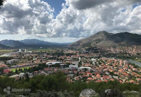 https://storage.bljesak.info/article/465831/450x310/trebinje-panorama-1.jpg