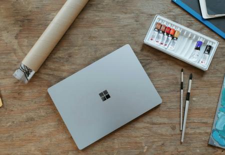 https://storage.bljesak.info/article/467023/450x310/Microsoft-surface.jpg