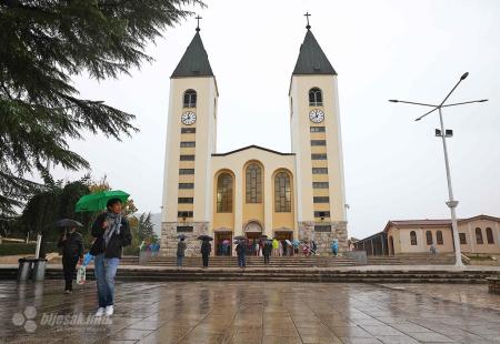 https://storage.bljesak.info/article/467109/450x310/medjugorje-priznanje-kisa3.jpg