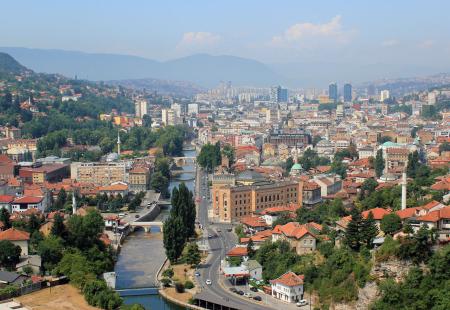 https://storage.bljesak.info/article/469937/450x310/sarajevo-panorama-1.jpg