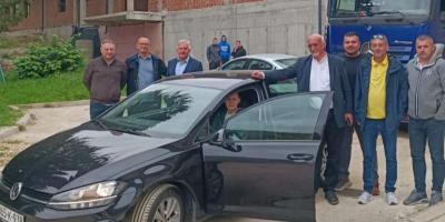 Žena koja je spašavala ljude u poplavama dobila novi automobil 