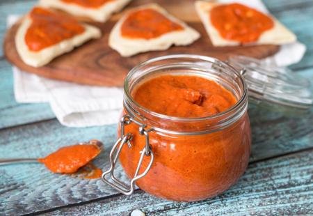 https://storage.bljesak.info/article/471114/450x310/ajvar.jpeg