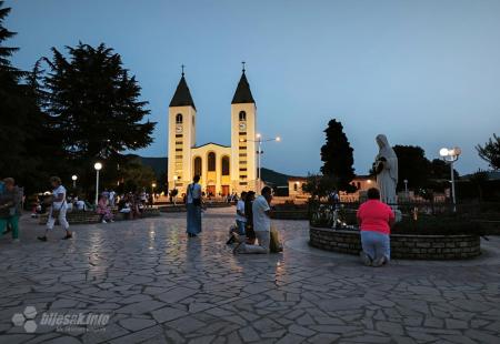 https://storage.bljesak.info/article/471495/450x310/medjugorje1.jpg