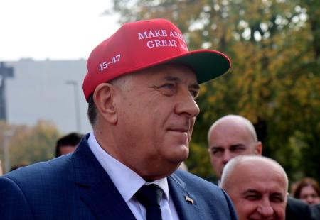 https://storage.bljesak.info/article/472080/450x310/milorad-dodik-amerika-trump.jpg