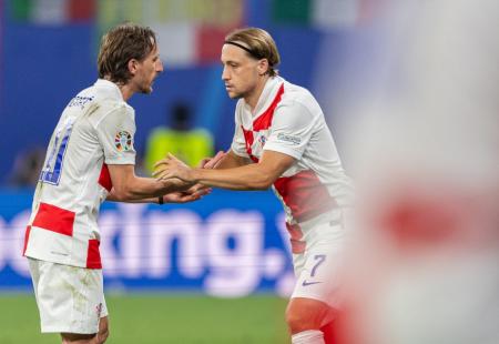 https://storage.bljesak.info/article/472134/450x310/luka-modric-lovro-majer.jpg