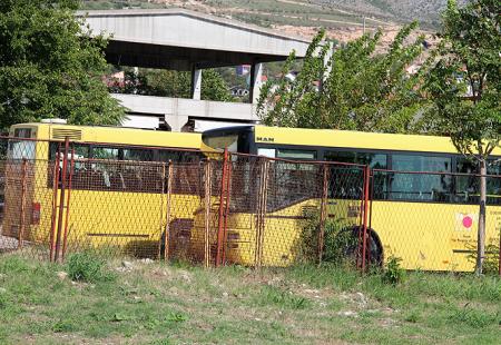 https://storage.bljesak.info/article/472647/450x310/mostar-bus-garaza.jpg