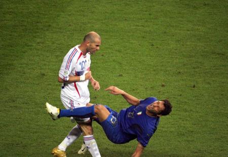 https://storage.bljesak.info/article/473714/450x310/zidane-materazzi.jpeg