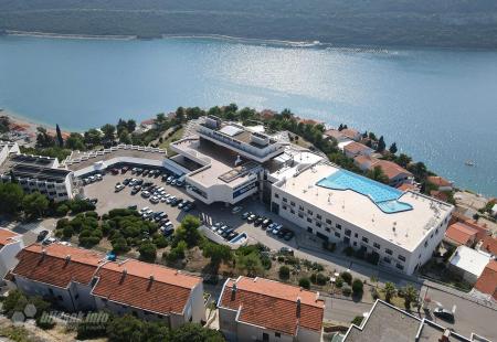 https://storage.bljesak.info/article/474451/450x310/Neum-panorama-Grand-hotel-1.jpg