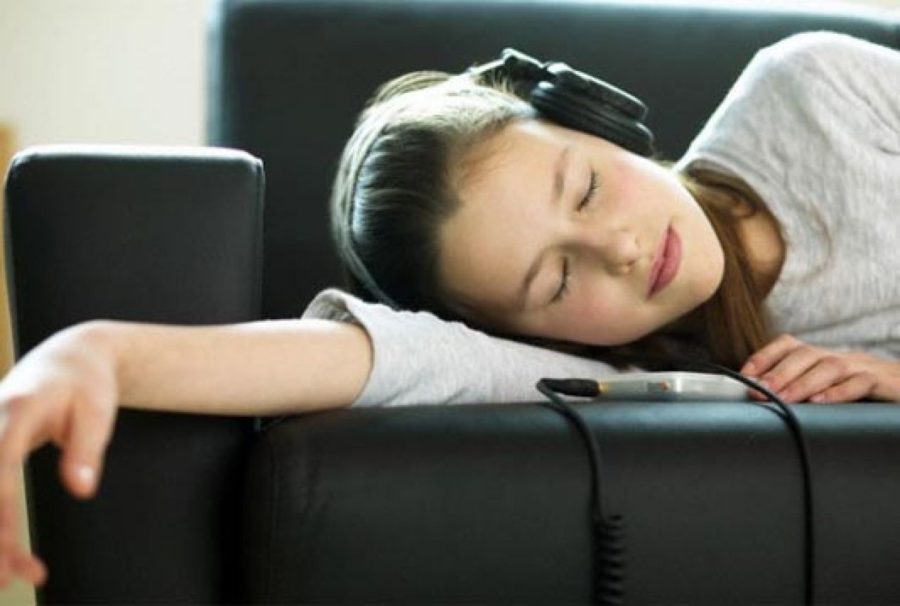 Tinejdžeri koji spavaju devet sati uspješniji u školi