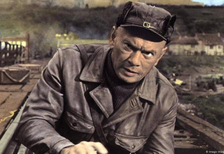 https://storage.bljesak.info/article/475200/450x310/yul-brynner1.jpg