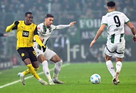 https://storage.bljesak.info/article/475597/450x310/gladbach-dortmund.jpg