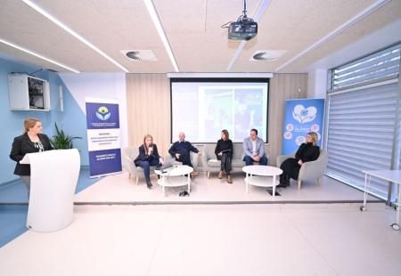 https://storage.bljesak.info/article/476075/450x310/movembar-zavrsna-konferencija.jpg