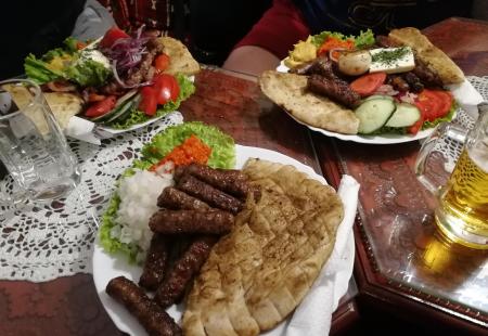 https://storage.bljesak.info/article/476138/450x310/Cevapi-tima-irma.jpg