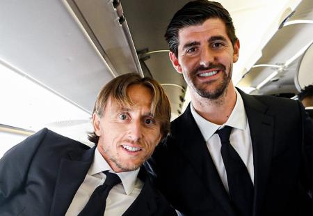 https://storage.bljesak.info/article/476831/450x310/Luka-modric-thibaut.jpg