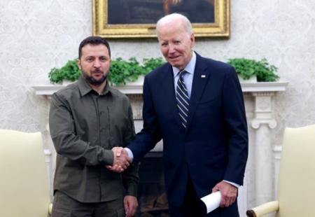 https://storage.bljesak.info/article/478117/450x310/zelenski-biden-vojna-pomoc.jpg